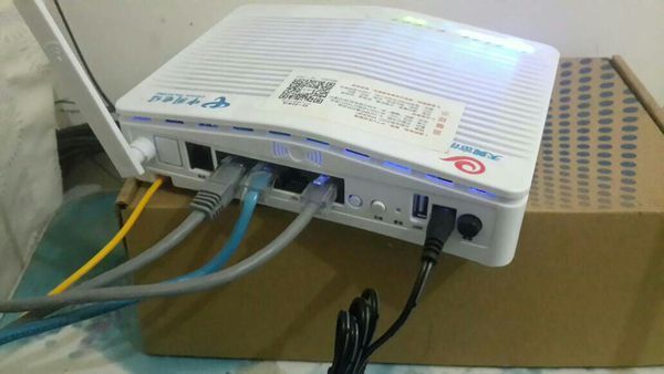 同一猫下，为何你家无线网不行？揭秘路由器配置秘籍